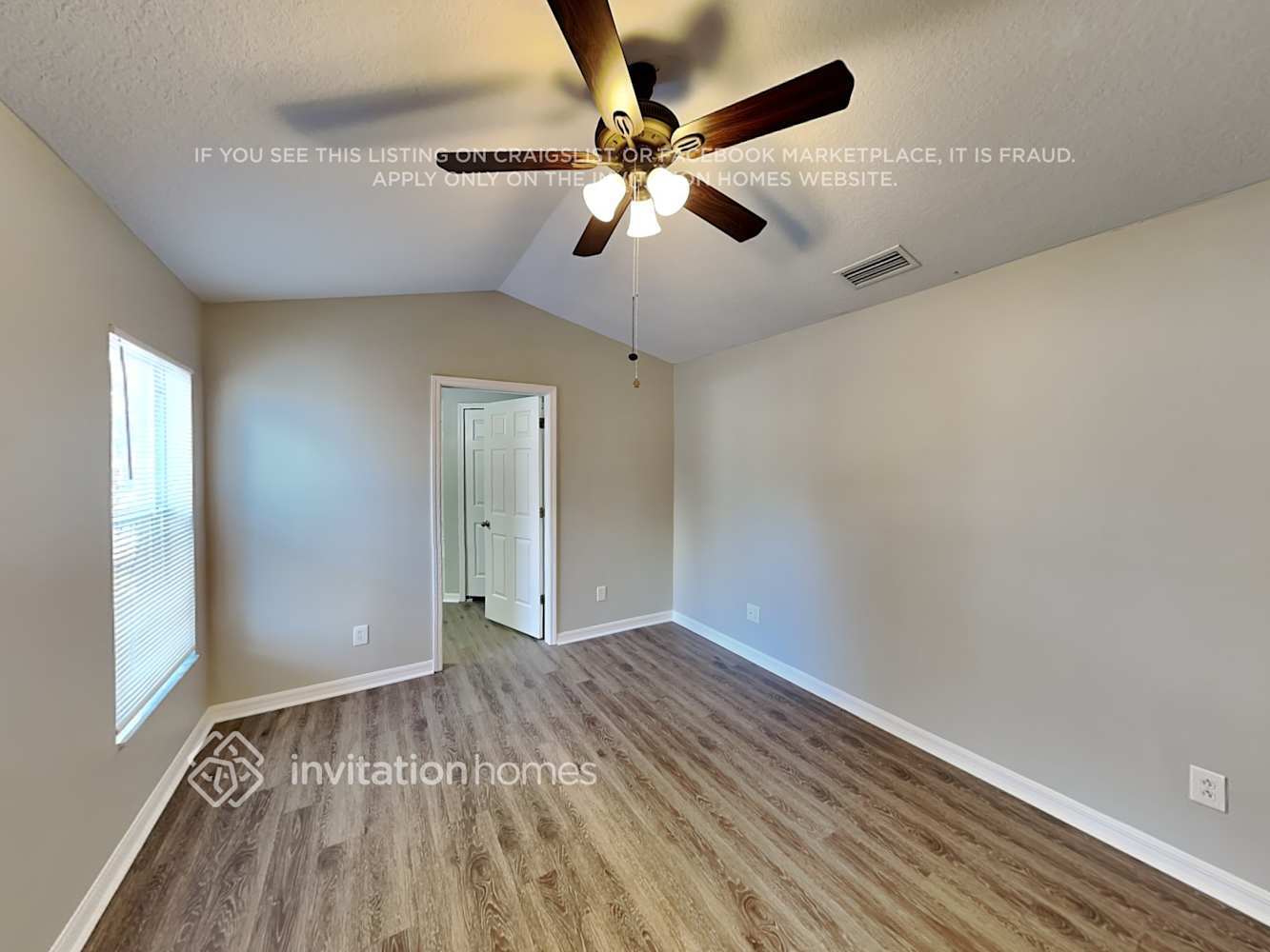 Building Photo - 10303 Lakeside Vista Dr
