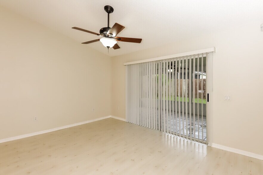 Building Photo - 402 Sonoma Dr