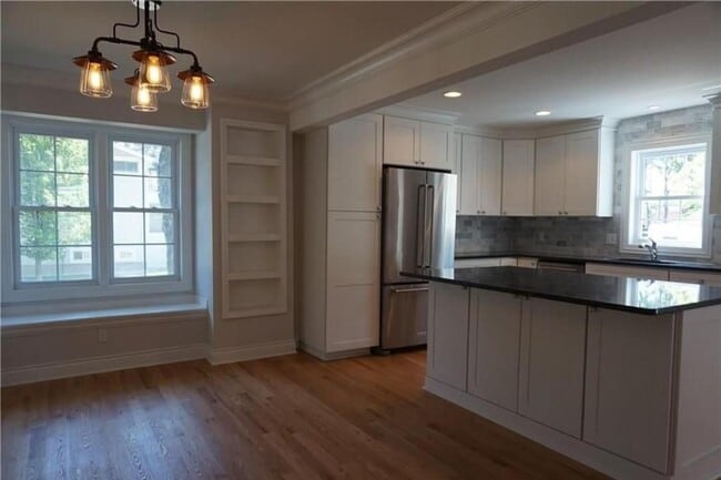 Building Photo - 203 Curry Ave