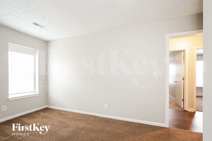 Building Photo - 6903 Hardwood Dr