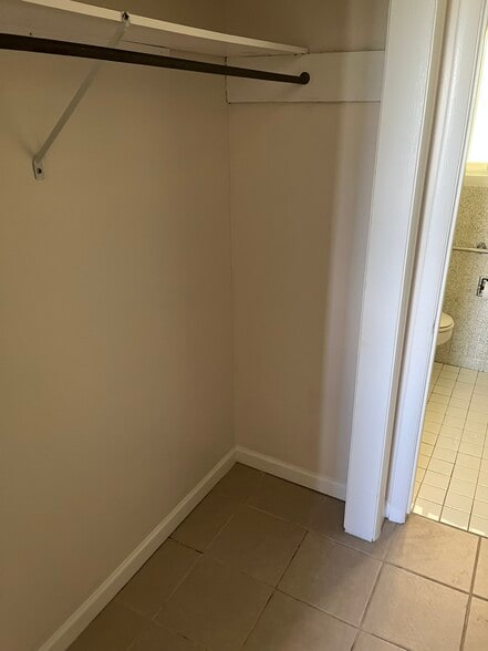 Building Photo - 3020 Fernbrook Ln