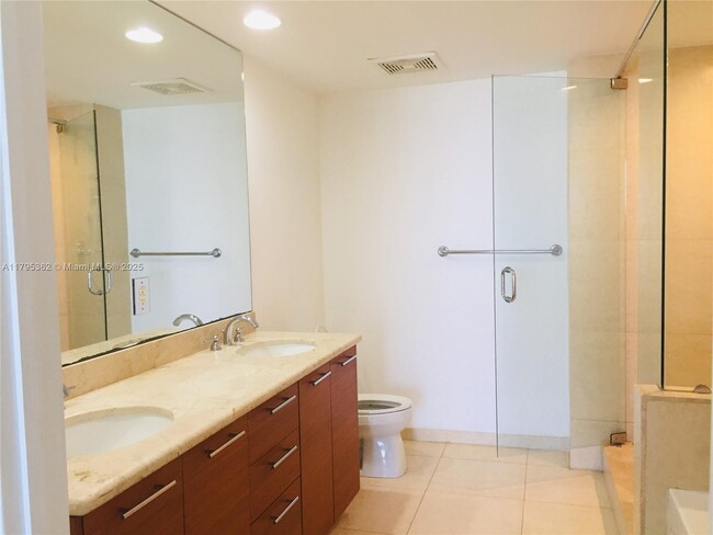 Building Photo - 50 Biscayne Blvd