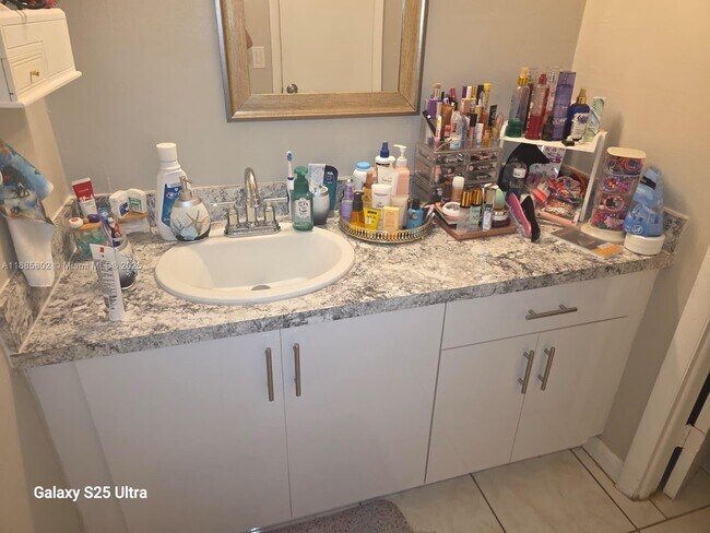 Building Photo - 14850 Naranja Lakes Blvd
