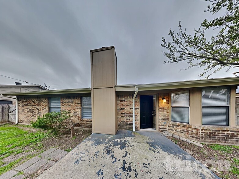 Building Photo - 5929 Birchill Road Watauga TX