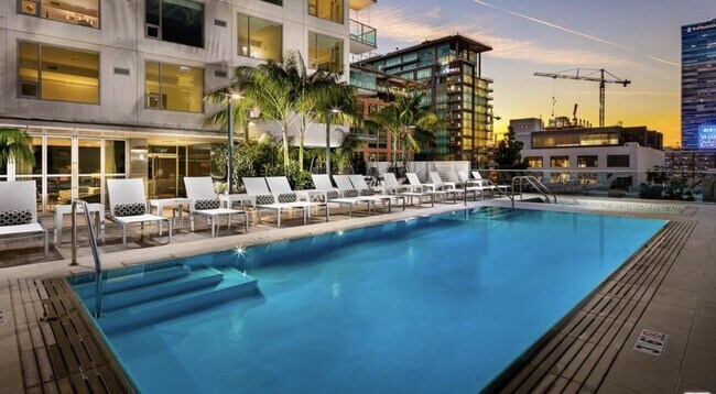 Building Photo - ***MOVE-IN SPECIAL ONE MONTH FREE RENT***Very Unique Spacious Two Bedroom - Two bath luxury Condo...