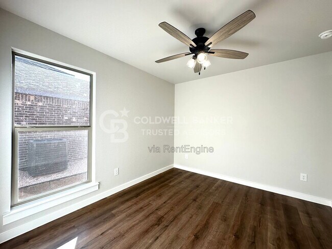 Building Photo - 2912 Corpus Ave