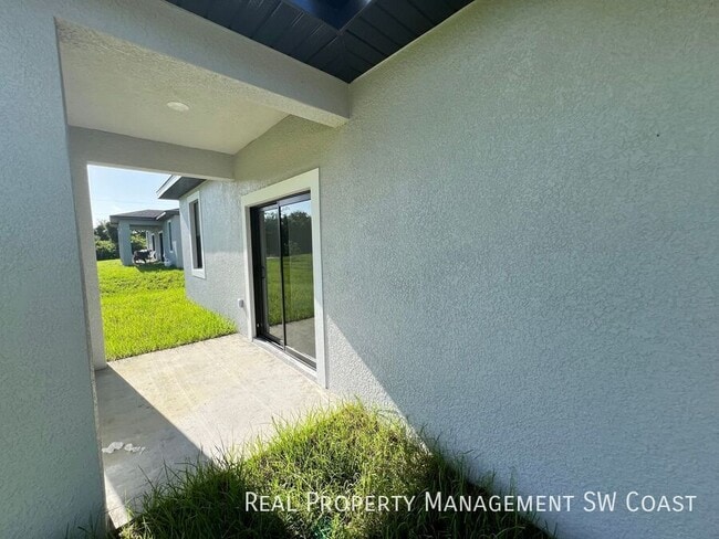 Building Photo - 1263 Hillcrest St E