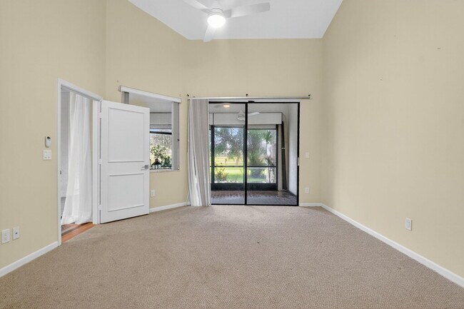 Building Photo - 8081 Cassia Dr