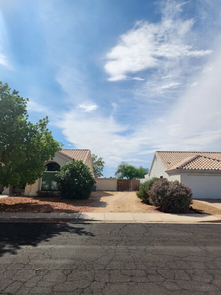 Building Photo - 24212 N 42nd Dr