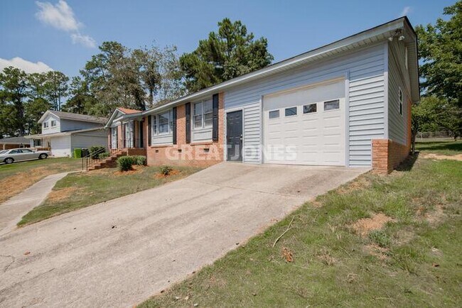 Building Photo - 7268 Fontana Dr
