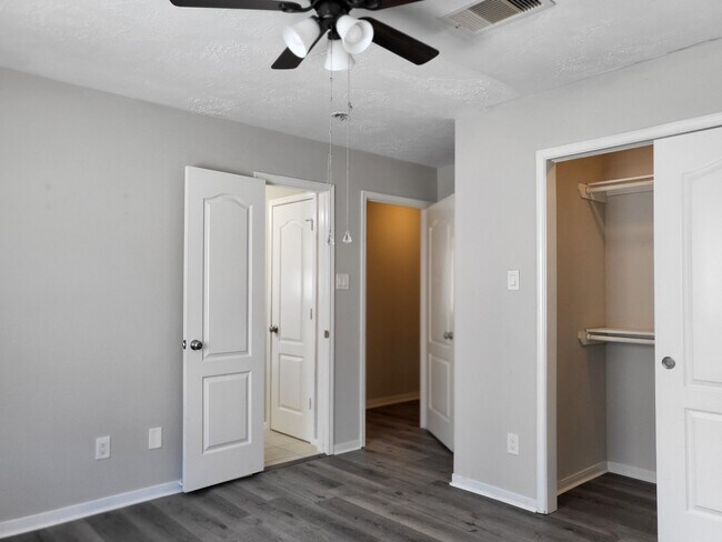 Building Photo - 7415 Hollister Ridge