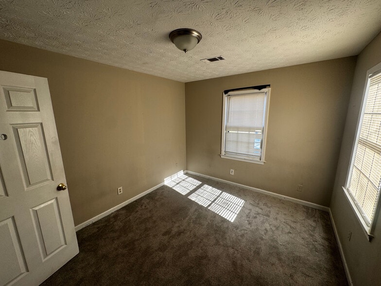 Building Photo - Room in Townhome on Cedar Creek Ct NW