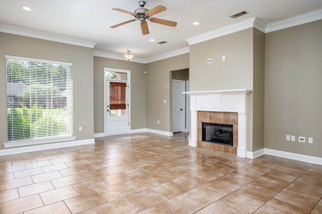 Building Photo - 14450 Lake Meadows Ct