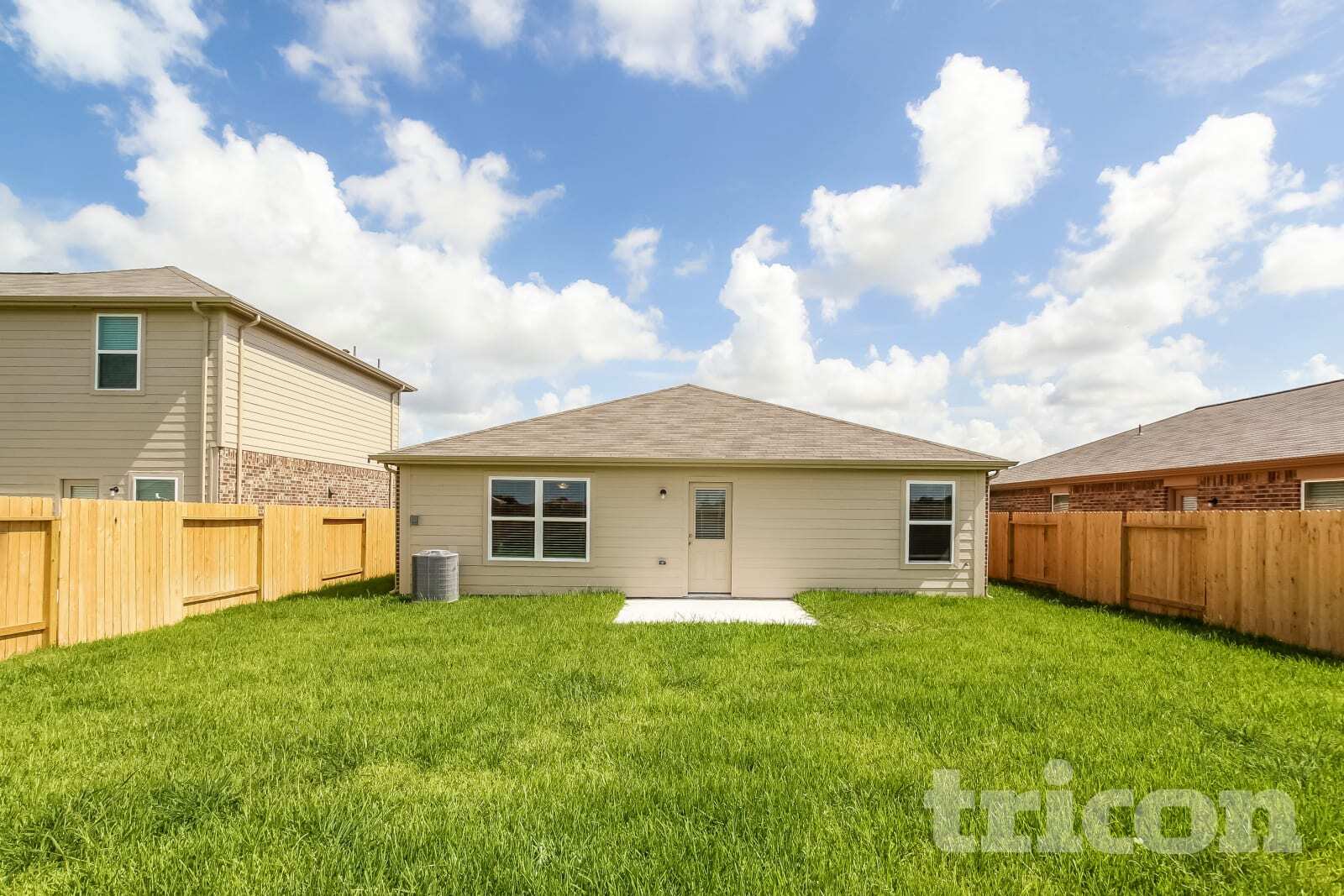 Building Photo - 316 Summer Horse Dr