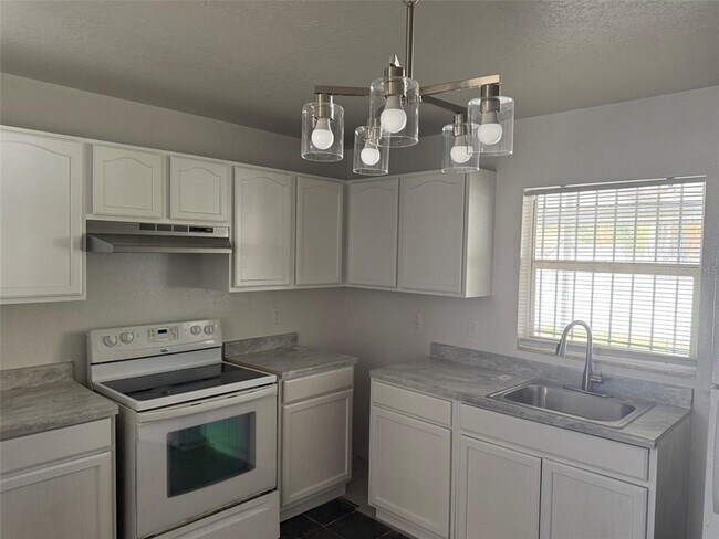 Building Photo - 417 Francisco Way