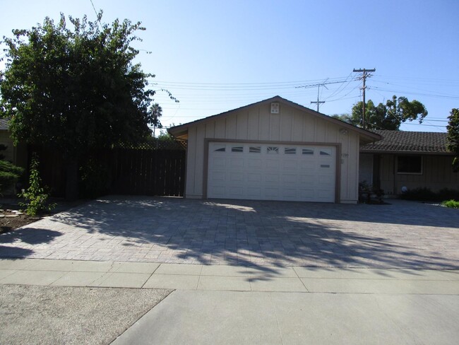 Building Photo - 1210 Washoe Dr