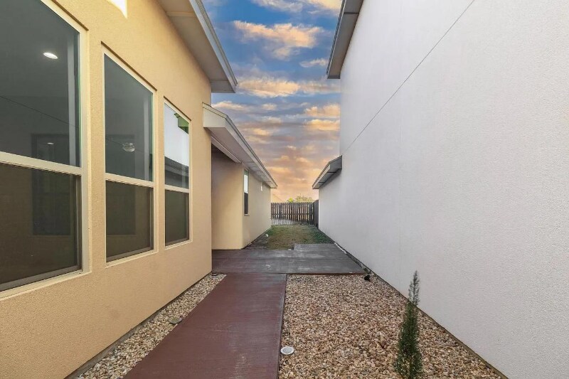 Building Photo - 10308 N 13th St