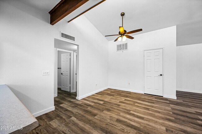 Building Photo - 503 W Pebble Beach Dr