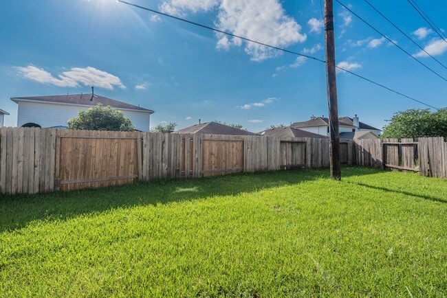 Building Photo - 20931 Gastonbury Ln