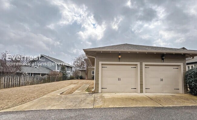 Building Photo - 2067 Ross Park Way