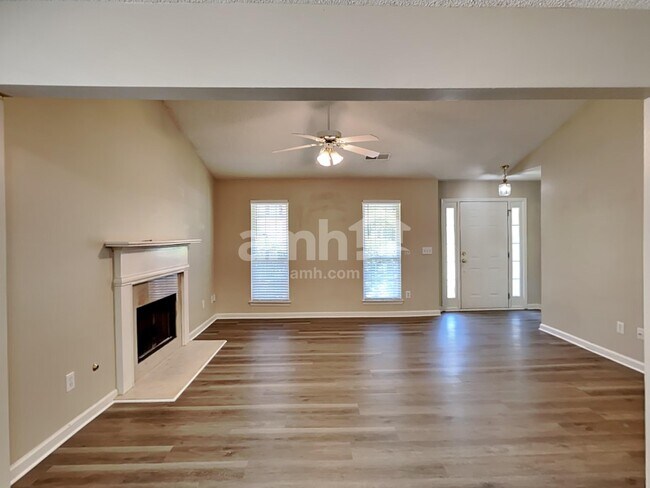 Building Photo - 4440 Grove Dr NW