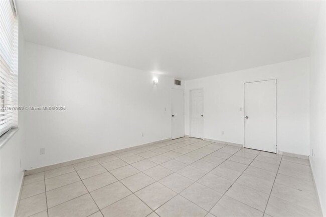 Building Photo - 4300 NW 79th Ave