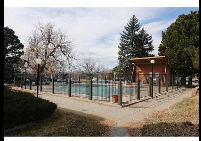 Building Photo - Bright 2 Bed 2 Bath Condo in great location!