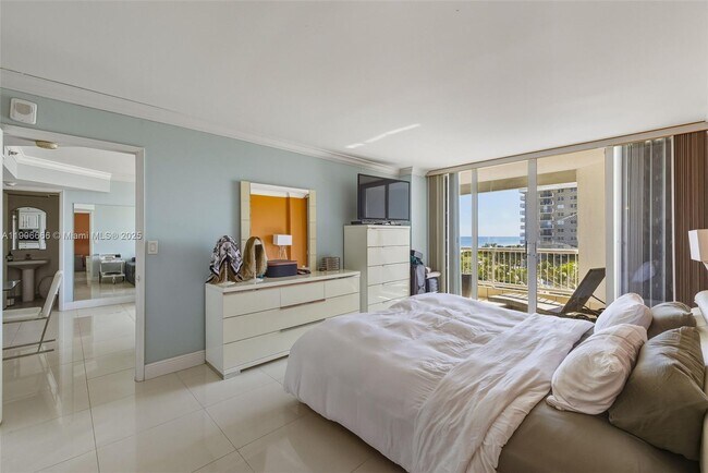 Building Photo - 9341 Collins Ave