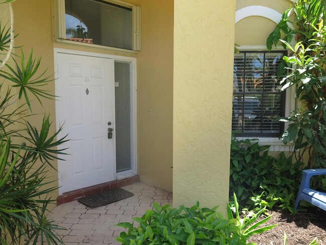 Building Photo - 2668 La Lique Cir