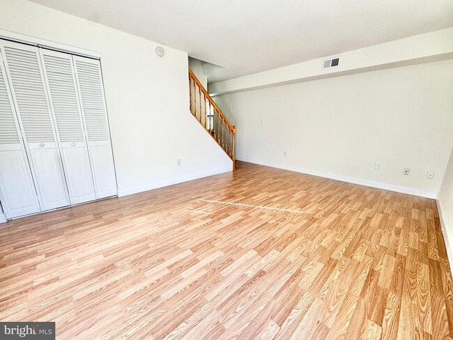 Building Photo - 331 N Governors Ave