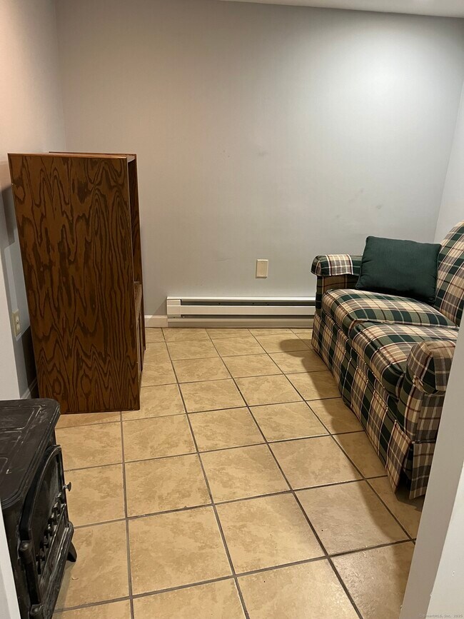 Building Photo - 1397-1399 State St