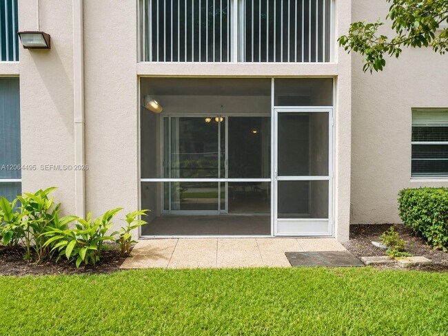Building Photo - 8750 Royal Palm Blvd