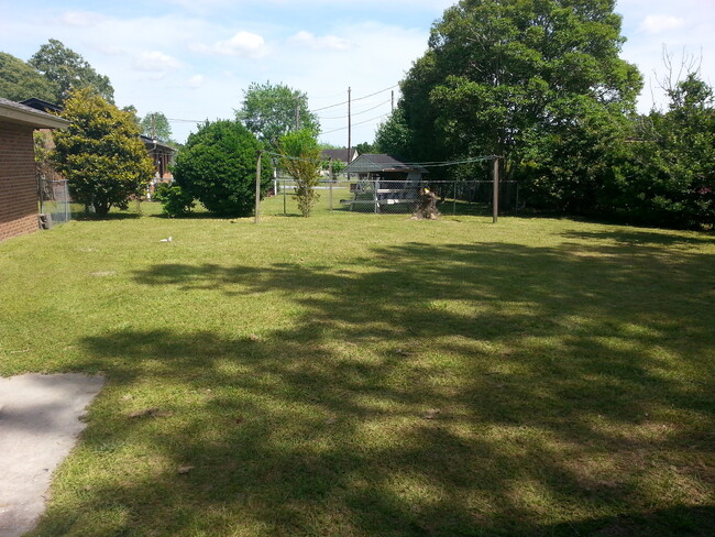 Building Photo - CASTLE HAYNE - Walnut Hills Area - 3 Bedro...