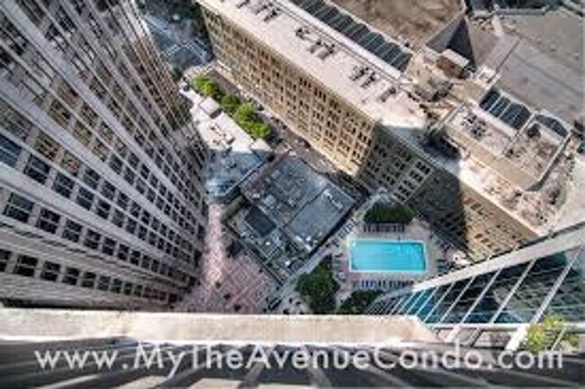Building Photo - Stunning Center City High Rise Condo on th...