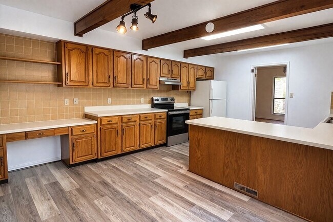 Building Photo - 2416 Birkdale Ln