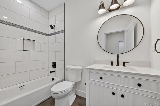 Building Photo - 19 Welling Pl