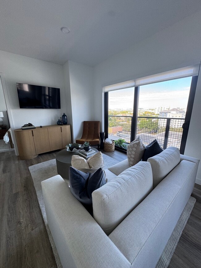 Building Photo - 676 NW 2nd St