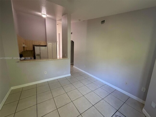 Building Photo - 1543 SE 25th St