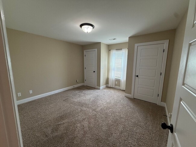 Building Photo - Elegant 3-Bedroom Home in Gated Seven Lakes with Community Pool