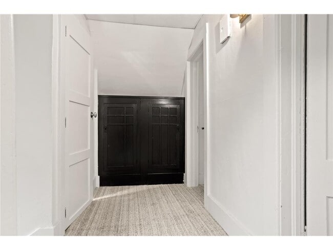 Building Photo - 361 8th Ave S