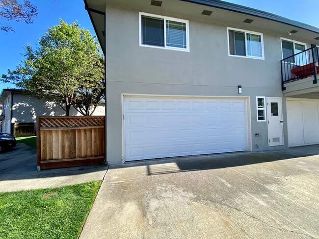 Building Photo - BLOSSOM VALLEY - Beautifully updated condo...