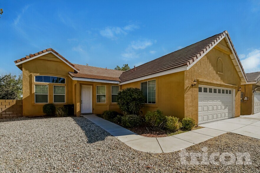 Primary Photo - 733 Pino Ave