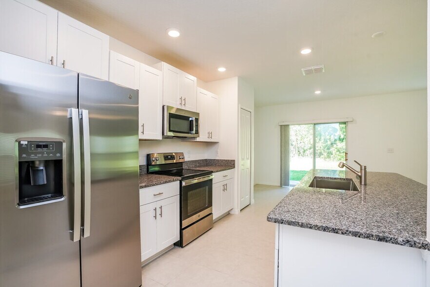 Building Photo - 7308 Spring Snowflake Ave