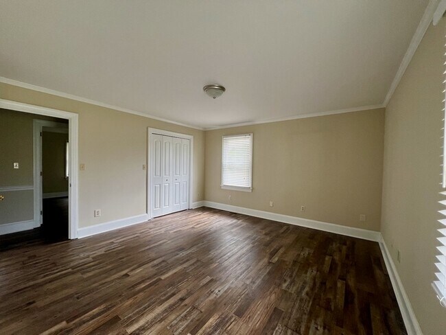 Building Photo - 5715 NC-581