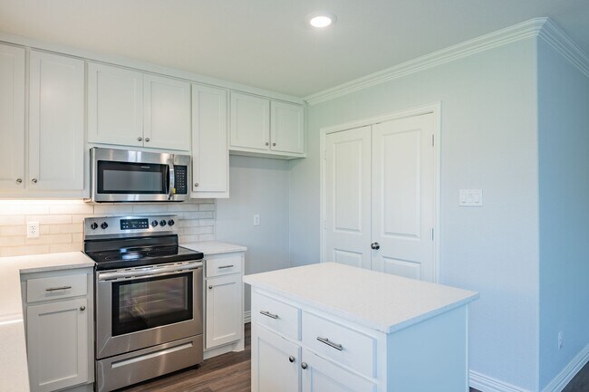 Building Photo - GORGEOUS 3 BEDROOM HOME LOCATED IN FORT WORTH, TEXAS!