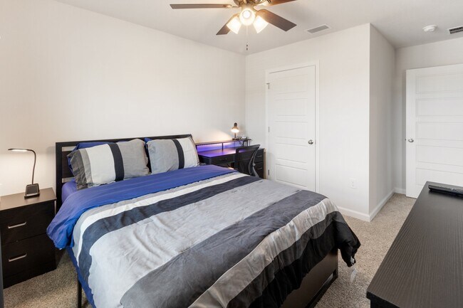 Building Photo - 5748 Belmont Stakes Rd