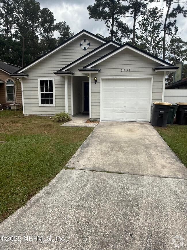 Building Photo - 9951 Somerset Grove Ln