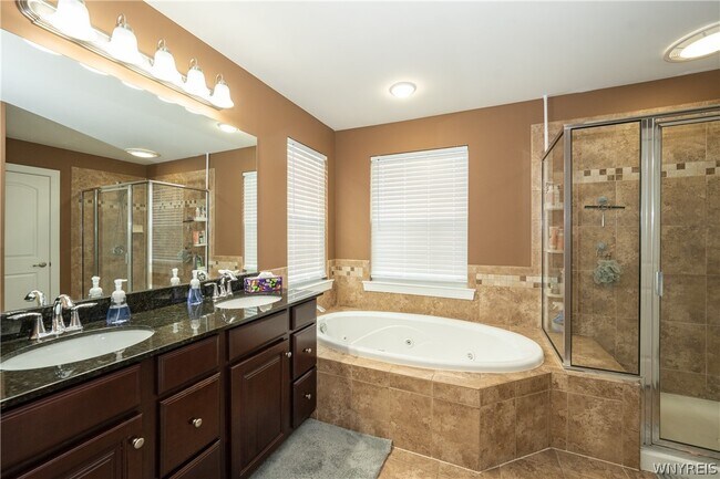 Building Photo - 5024 Woodway Ct