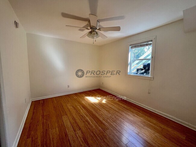 Building Photo - 37 Ashton St