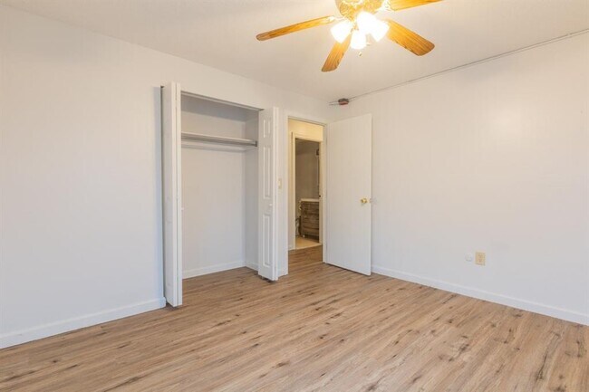 Building Photo - 10 Josephine St